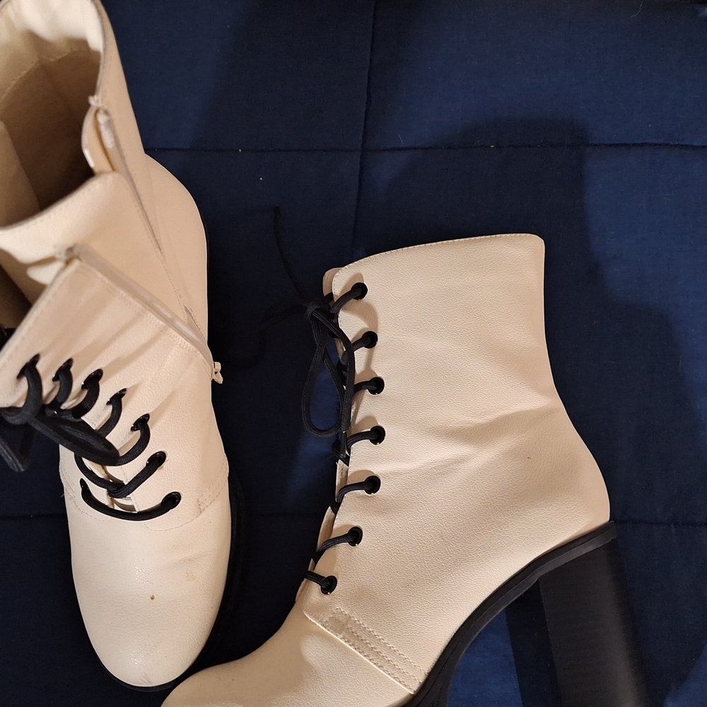 Women's White Lace-Up Ankle Boots